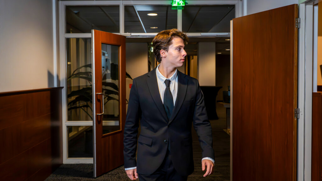 wat kost een nachtreceptionist echt voor hotels